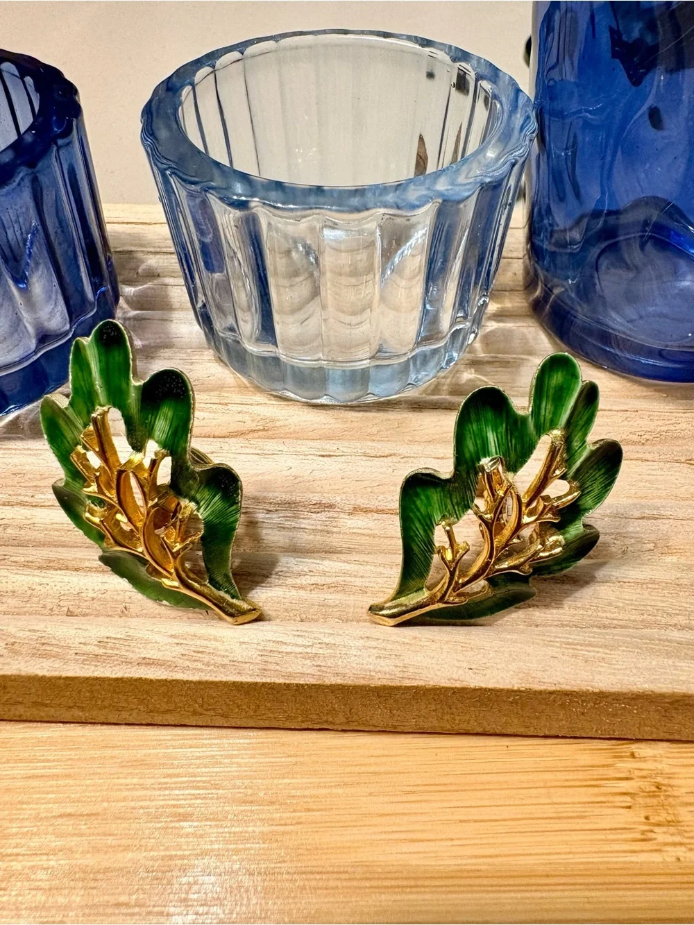 WOW! Stunning Sarah Coventry vintage clip earrings